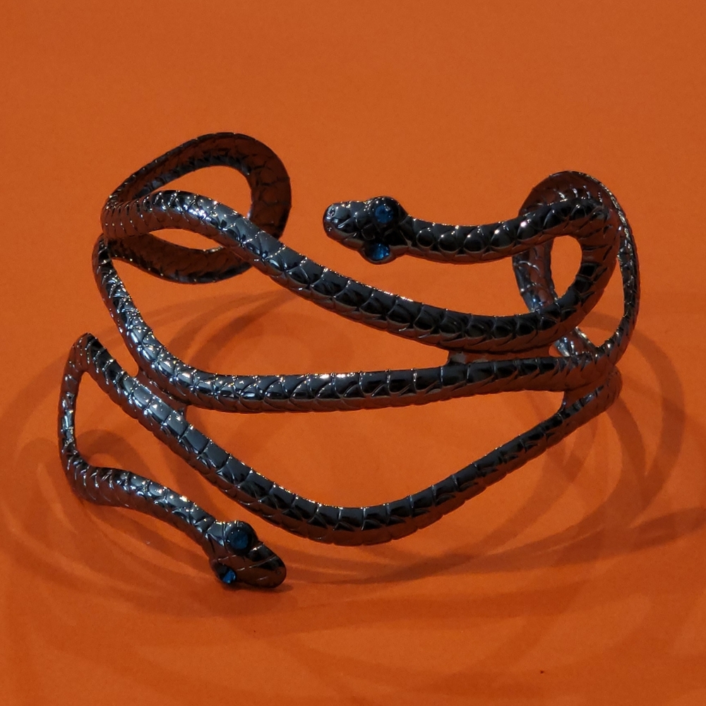 Snake Bracelet - Picture 1 of 3
